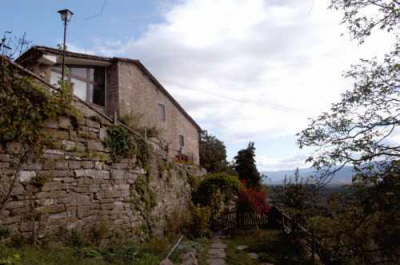 Incisa with 'muraglione'